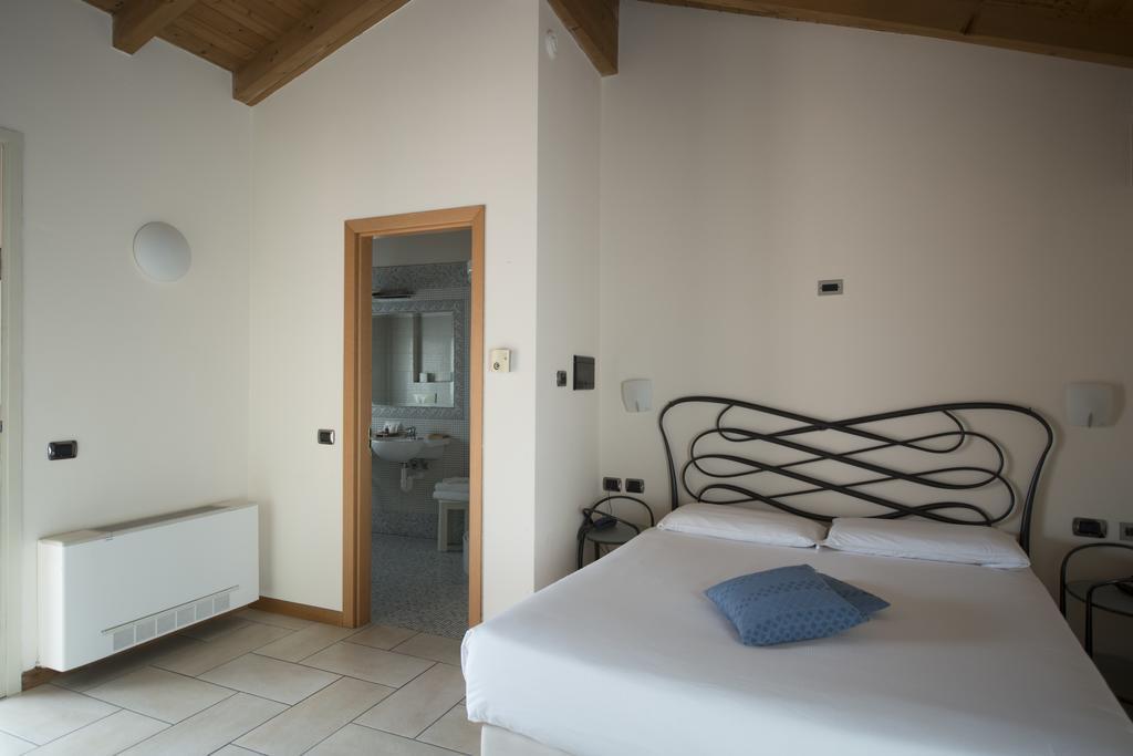 Hotel Villa Colico Exteriör bild