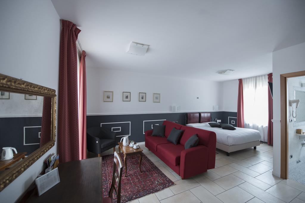 Hotel Villa Colico Exteriör bild