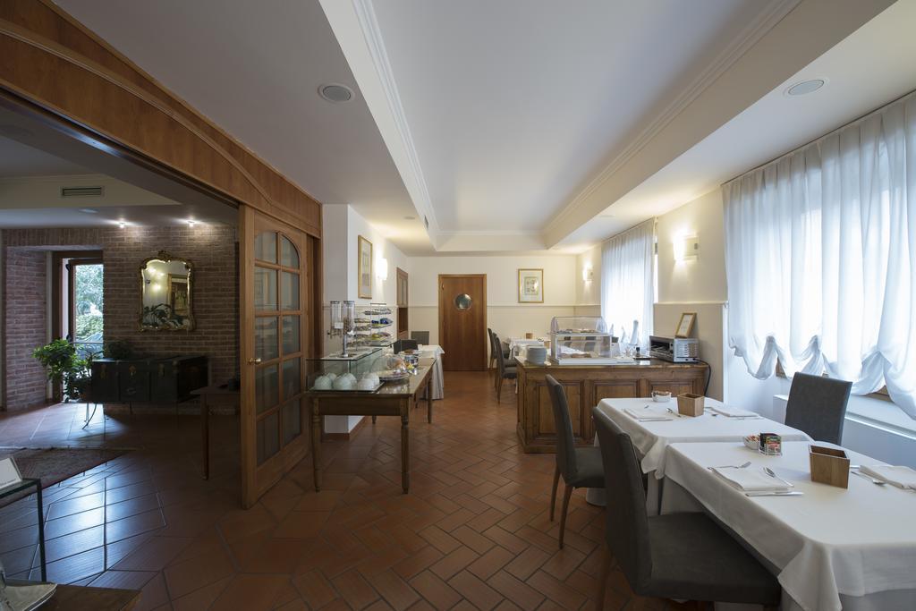 Hotel Villa Colico Exteriör bild