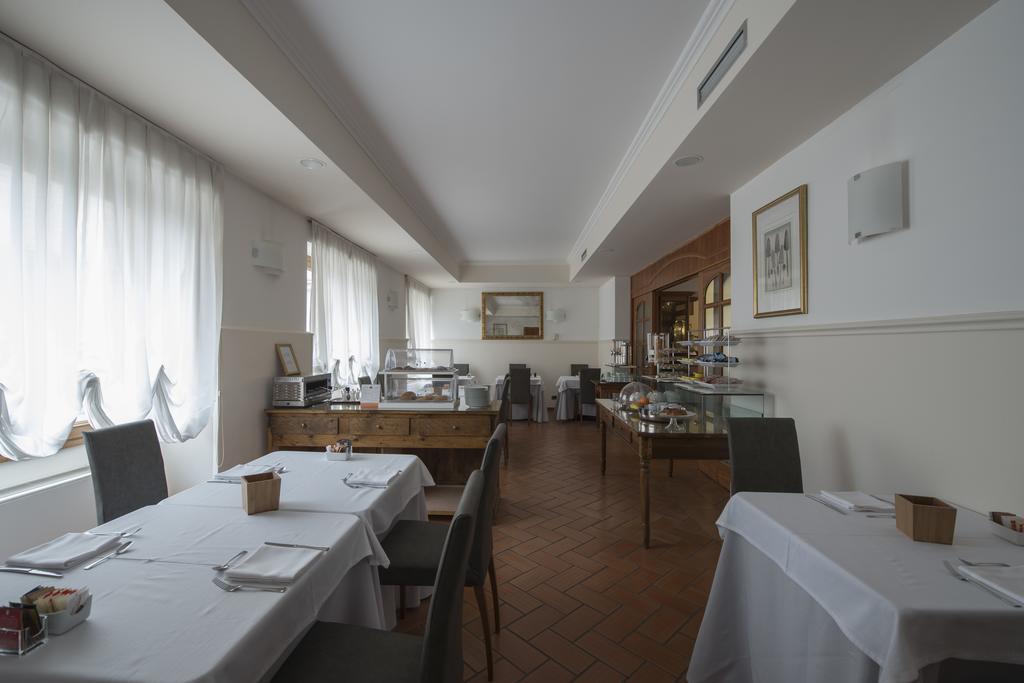 Hotel Villa Colico Exteriör bild
