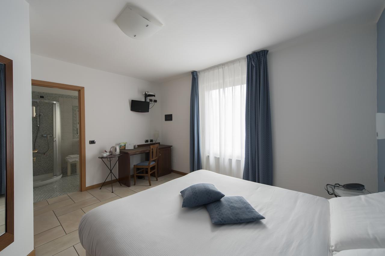 Hotel Villa Colico Exteriör bild